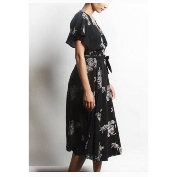 Elegant Black Floral Wrap Dress - Picture 8 of 9